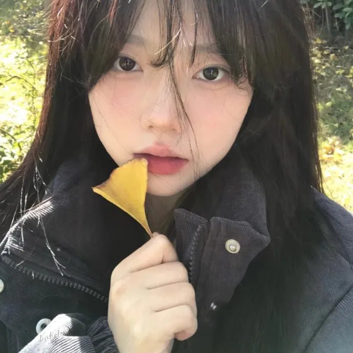 乌鸦与麻雀